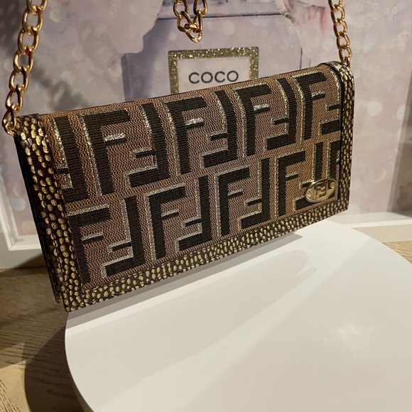 Fendi Zucca Brown with Gold Monogram bifold wallet. - Picture 3 of 14